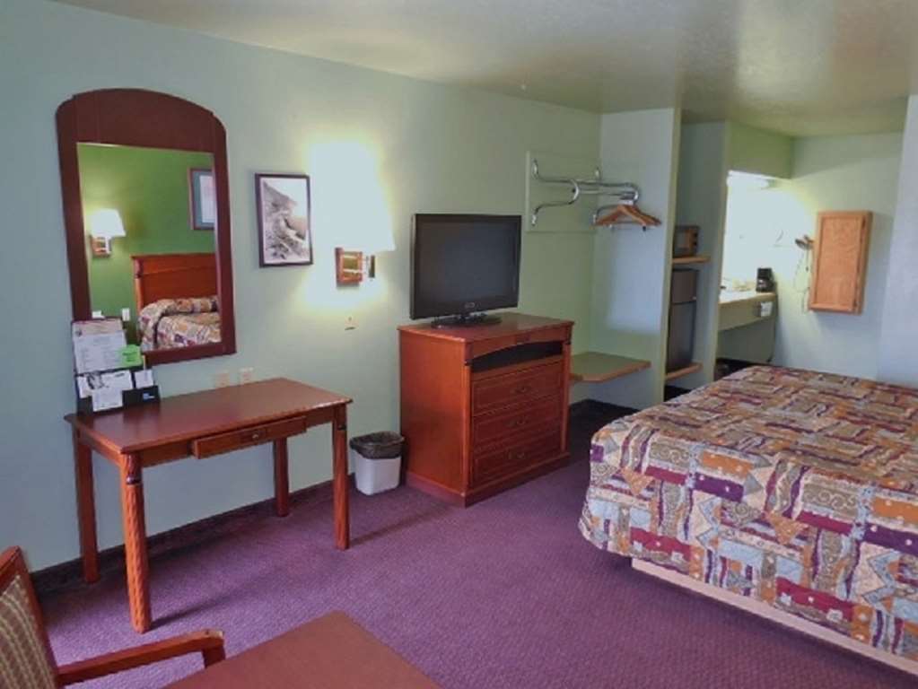 Americas Best Inns-Hawthorne Room photo